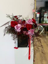 Box with mixed flowers #26