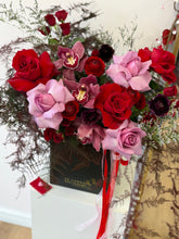 Box with mixed flowers #26