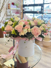 Box with mixed flowers #26