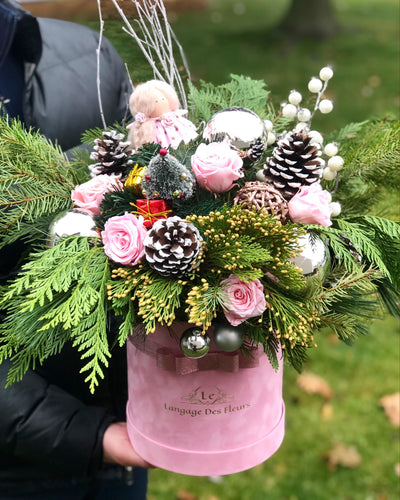 Box with mixed flowers #24