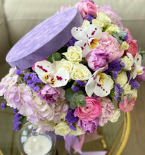 Box with mixed flowers #3